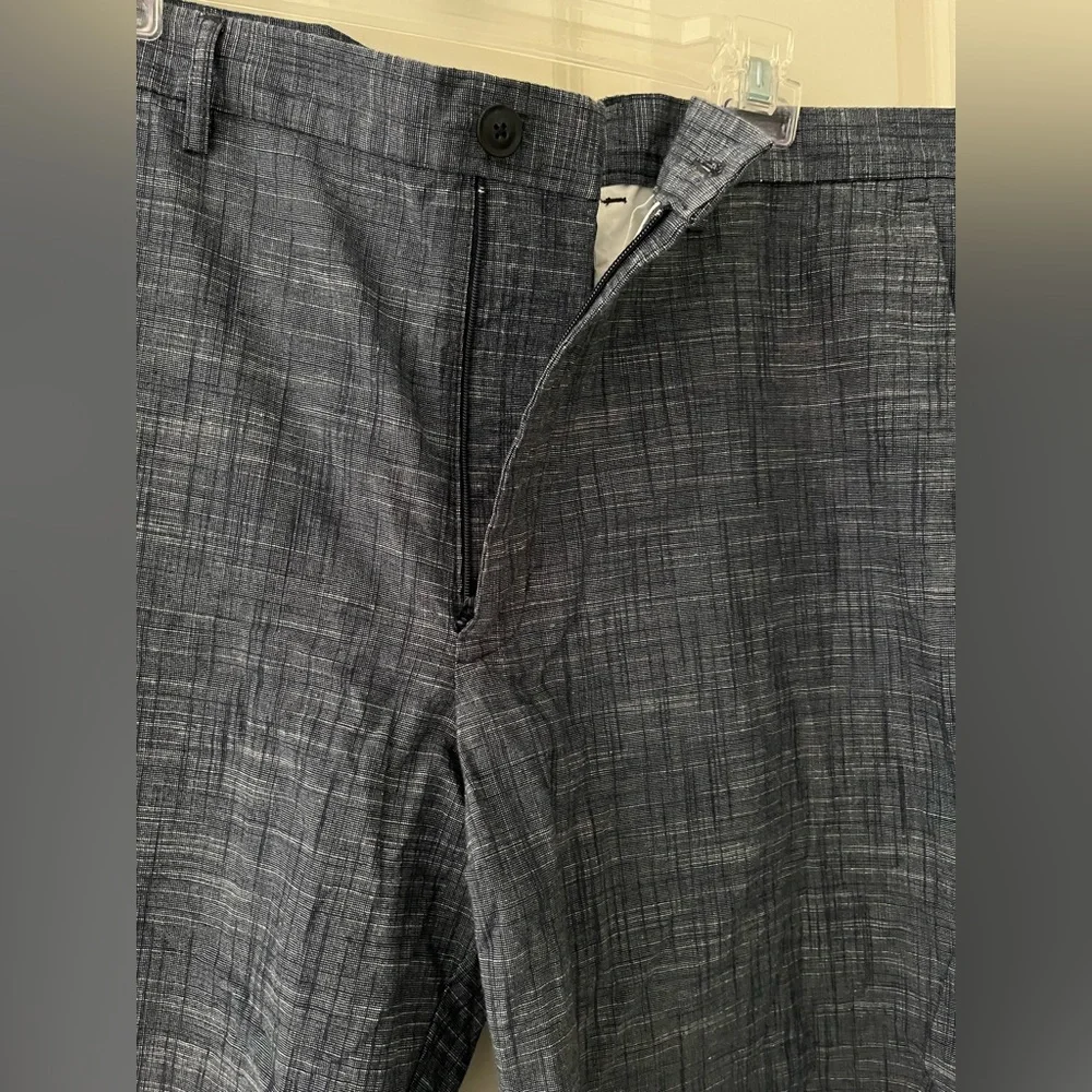 NWT Men’s Perry Ellis Blue & White flat front chino shorts pockets size 36